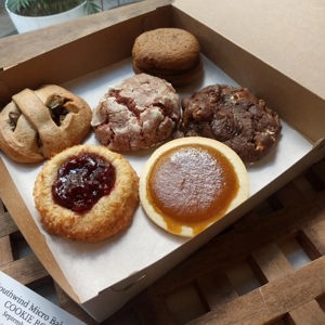 Cookie Box (six cookies)