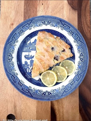 Lemon Blueberry Scones de 5 Little Ducklings Farmstand, Elbow Lake, MN
