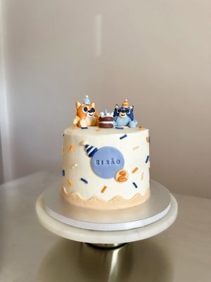 Bolo personalizado de aniversário infantil