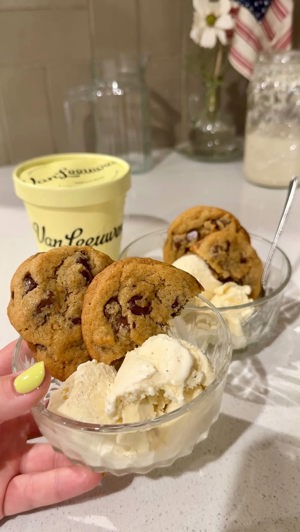 Sourdough chocolate chip cookies
