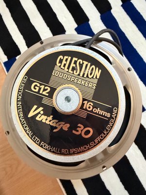 Coluna Celestion G12 Vintage 30