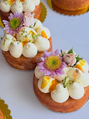 Eggless cardamom vanilla mango mini cake