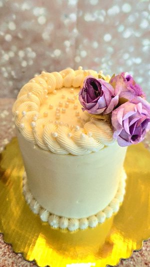 Vanilla almond praline layer cake