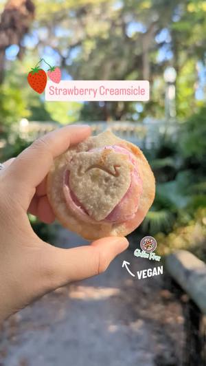 Strawberry Creamsicle Pie Pocket (Vegan)