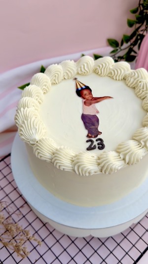 Bolo personalizado com fotografia, de PetitCakes.pt, Quinta do Conde