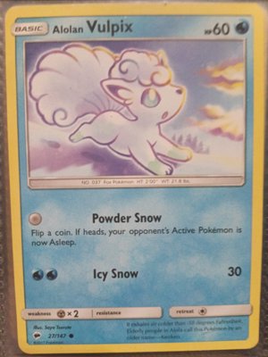 Alolan Vulpix Pokémon Card