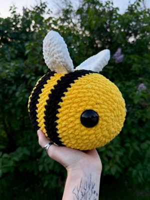 Crochet bee plushie