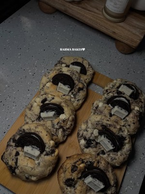 Cookies n' cream cookies