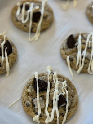 Cookies and cream cookies