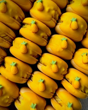 Mango passionfruit macarons