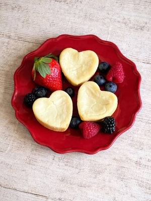 Mini Heart Cheesecakes by Katelyn's Konfections
