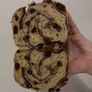 Cinnamon raisin swirl loaf