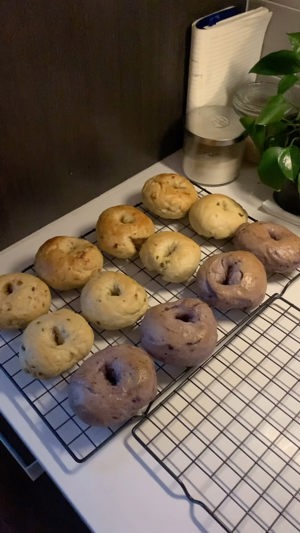 Assorted bagels (dozen)