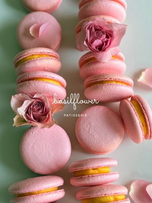 Rose macarons de Basil Flower Patisserie, Cedar Park, TX