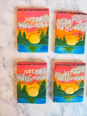 Book club cookies de Love That! Sweet Treats, Fort Worth, TX
