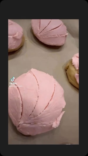 Pink conchas de Crystal's Sweet Bakes, El Paso, TX