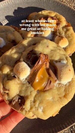 Candy bar s'mores cookie