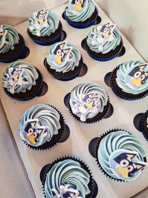 Custom decorated birthday cakes