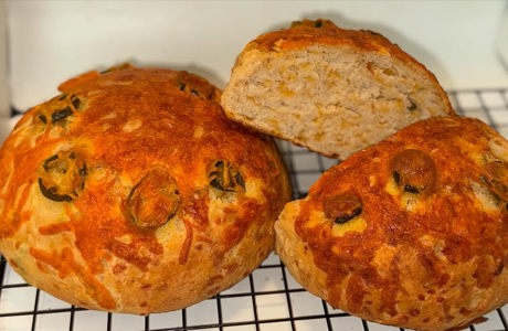 Cheddar jalapeño artisan bread