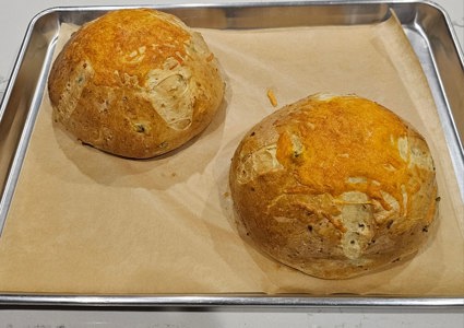 Cheddar jalapeño bread