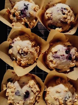 Wild blueberry sourdough muffins