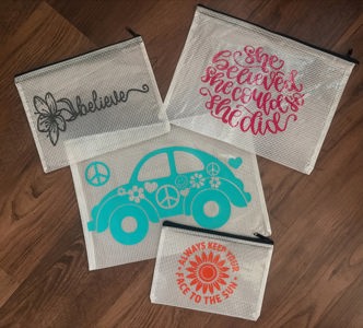 Multi sized mesh zipper pouches