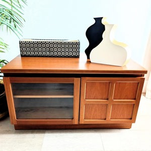 Nathan Parker Knoll "Squares" wood cabinet de Backstory Vintage, Austin, TX