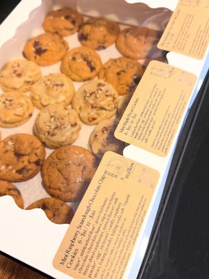 Sourdough chocolate chip cookies
