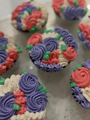 Decorated flower cupcakes