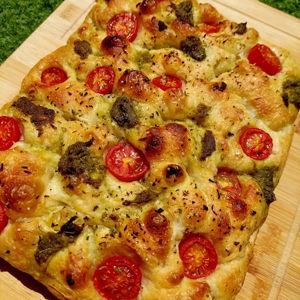 Focaccia Aurora (tomate e pesto), de Bake & Bloom, Fernão Ferro