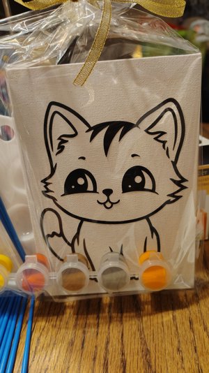 Cat Face With Paint Pots painting kits