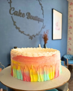 Bolo de limão e mirtilos