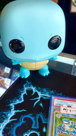 3D printed Poke Ball and mini figures de Card Culture, Brookfield, IL