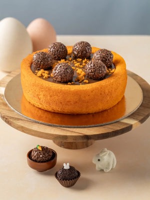 Bolo de cenoura com recheio de brigadeiro de chocolate de leite