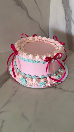 Bolo red velvet com doce de leite