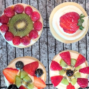 Mini fruit pizzas