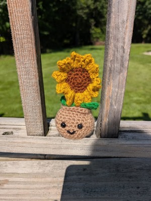 Crochet sunflower pot