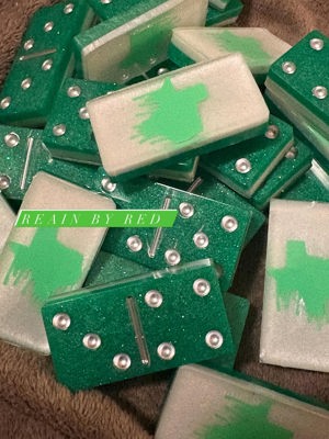 Two-tone double 6 domino set