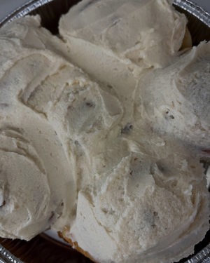 Frosted cinnamon rolls 6-pack