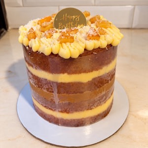 Bolo de coco, ananás e doce de leite