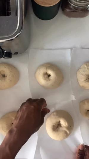 Black pepper bagels