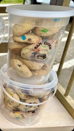 Mini M&M cookies